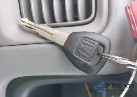 1998 Honda Accord Lx V6 из США, поврежденный, VIN 1HGCG1645WA049952